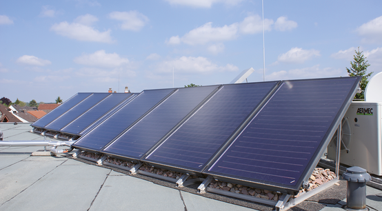 Das Solarkollektorfeld 35 kW auf dem Dach